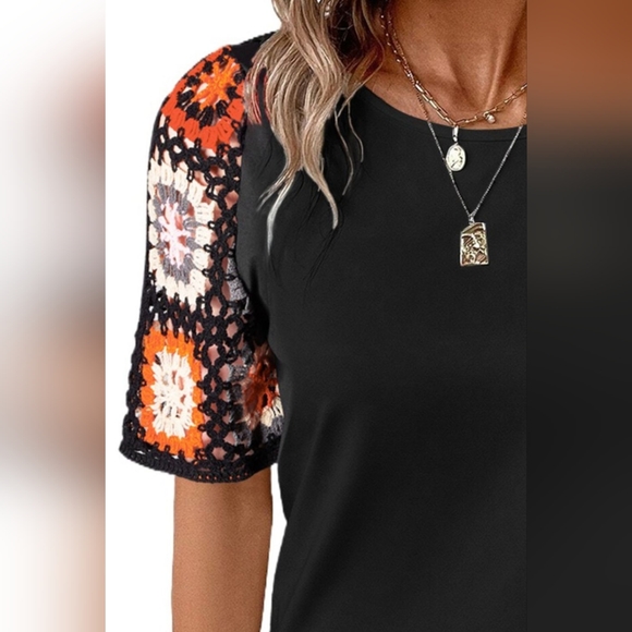 Geometric Round Neck Short Sleeve Blouse. Hit The Like ♡ Button For SALE - Picture 3 of 4